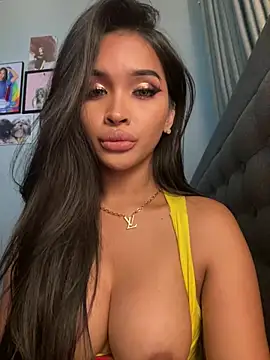 PrettyYoungHugeCockTS stripchat live cam model