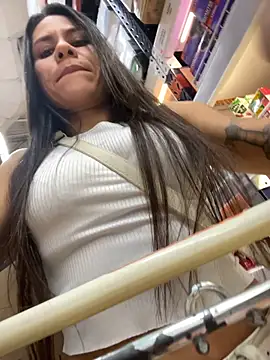ReggieG stripchat live cam model