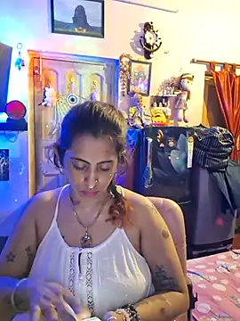 Poisonou5 stripchat live cam model
