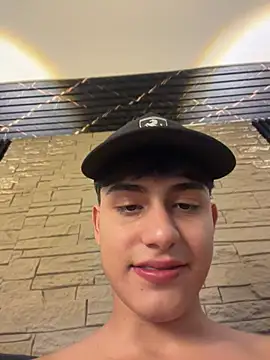 Lander_Cruz stripchat live cam model