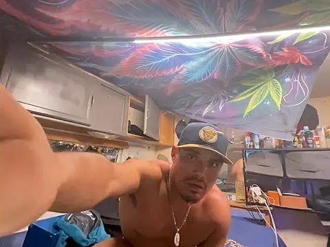 OmarSalasxh33 stripchat live cam model