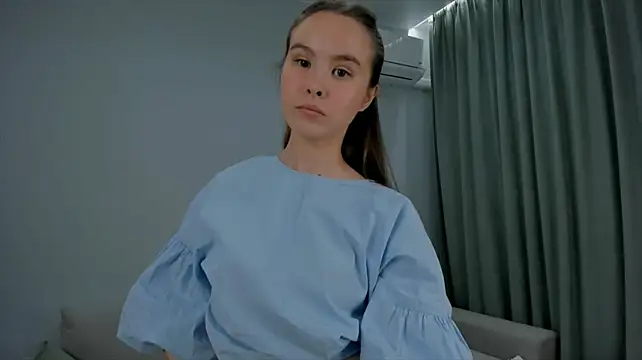 NerissaKhan stripchat live cam model