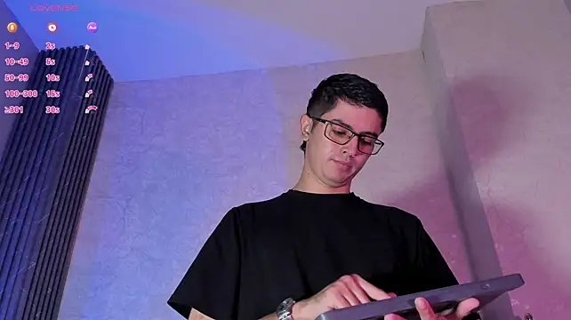 Ostin_Colt stripchat live cam model
