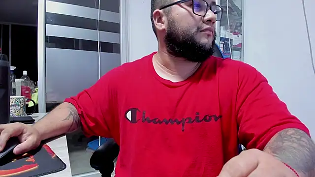 VINCEDMAGLIOO stripchat live cam model