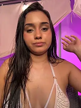 sara-cherry stripchat live cam model