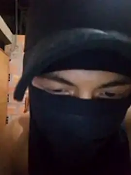 erzeus stripchat live cam model