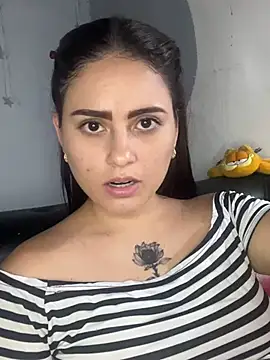Vannelope stripchat live cam model