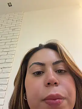 lariic stripchat live cam model