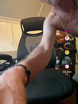 Moonraker64 stripchat live cam model