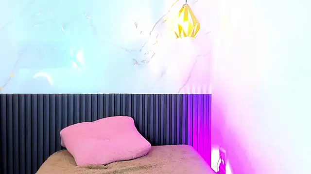 IzanArias stripchat live cam model