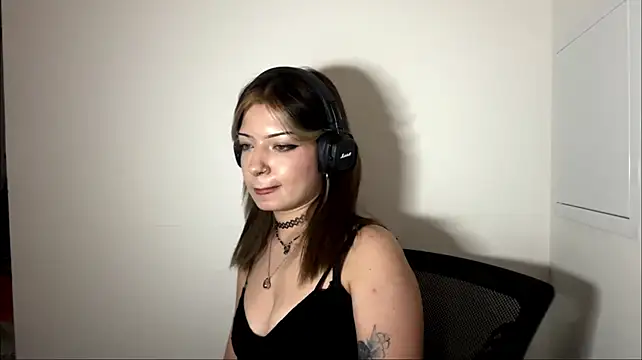 topazdew stripchat live cam model