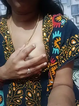 dhiyasexy stripchat live cam model