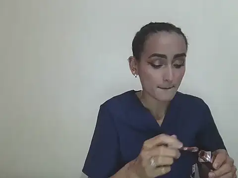 yiss_love01 stripchat live cam model