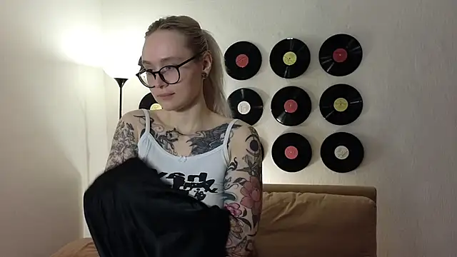 m1lless stripchat live cam model