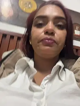 Sara-77 stripchat live cam model