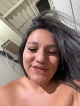 Emily_Gomezz stripchat live cam model