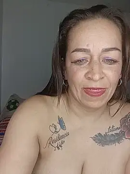AshleeyLove stripchat live cam model