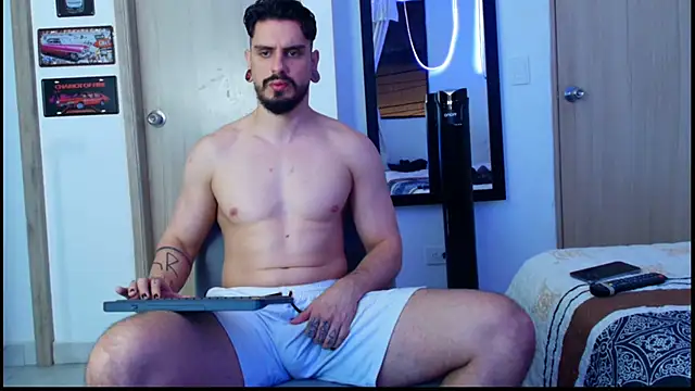 Aaron_kwok28 stripchat live cam model