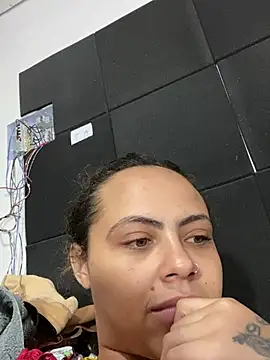 Chloe_Leaozinho stripchat live cam model