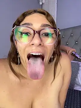 naughty_flower18 stripchat live cam model
