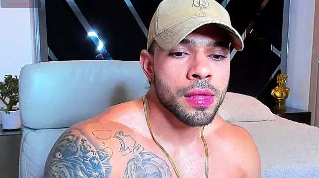 Raytorres stripchat live cam model