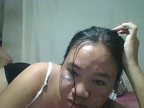 AsianPinayJust18th stripchat live cam model