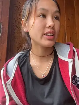 hoa_mai stripchat live cam model