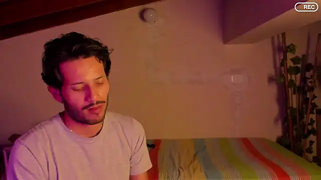 Nicholasrodrii stripchat live cam model