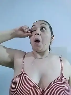 MirandaSoto stripchat live cam model