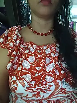 SRUTHI-8 stripchat live cam model