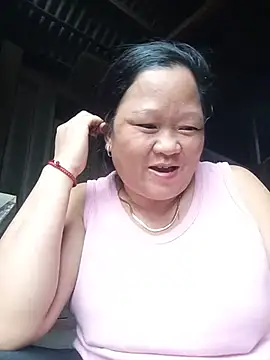 riso-00 stripchat live cam model
