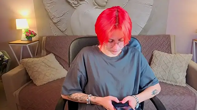 SkyMillers stripchat live cam model