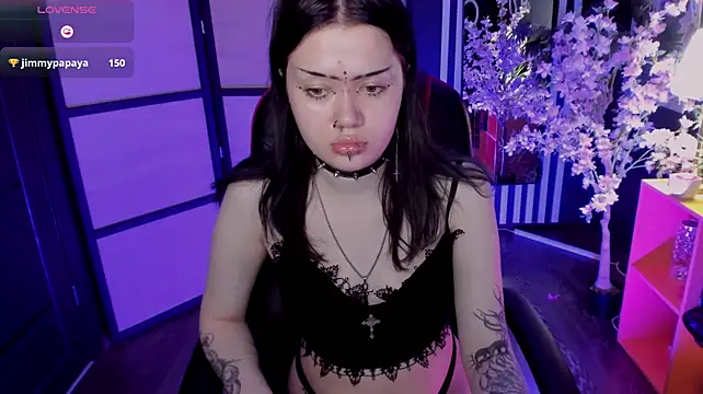 KiraKrahe stripchat live cam model