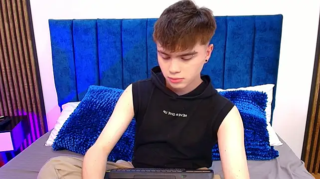 Ian_Stone stripchat live cam model
