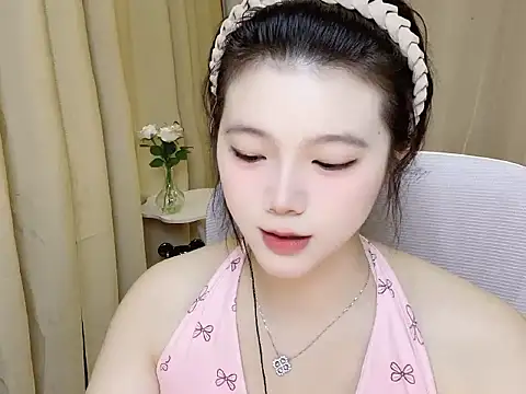 YaYa668866 stripchat live cam model