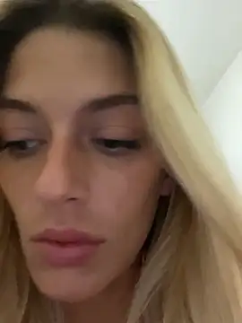 Bellalolahot stripchat live cam model