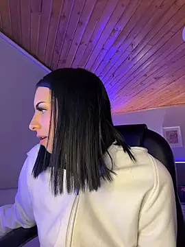 Hilary_pinkk stripchat live cam model