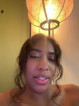 IamCrystal2 stripchat live cam model