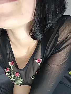 MiaForever1 stripchat live cam model