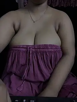 DarlingRuby stripchat live cam model