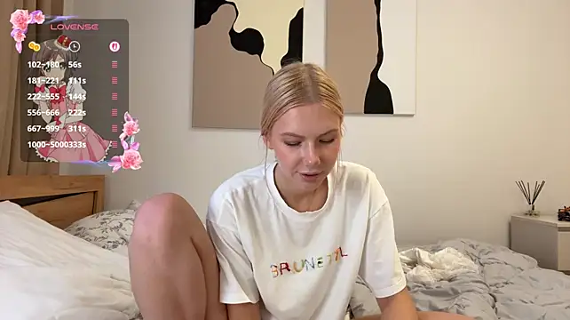 PlatinumLuxe stripchat live cam model