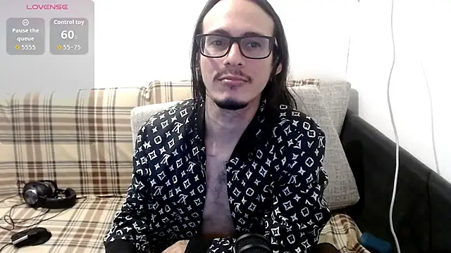 cholitohermoso stripchat live cam model