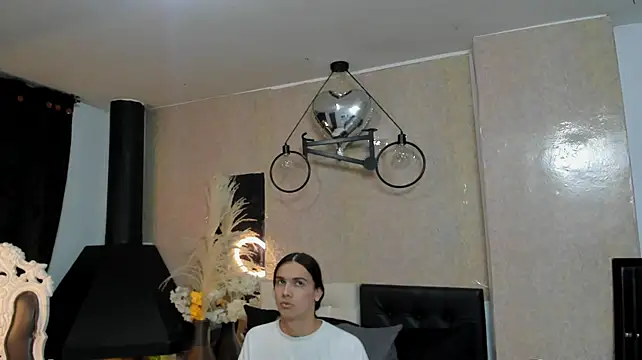 Almaazz stripchat live cam model