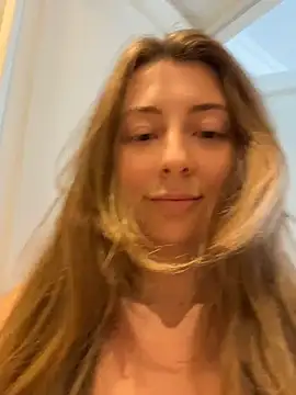 curvyflawless stripchat live cam model