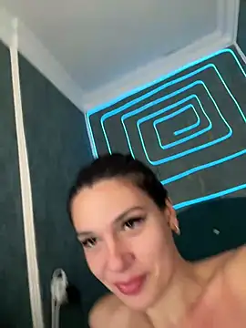 RedAssHottie stripchat live cam model