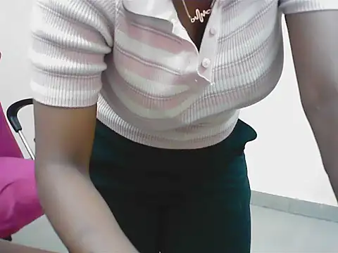 LovingPihu stripchat live cam model