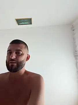 Pablo_Hornyguy95 stripchat live cam model
