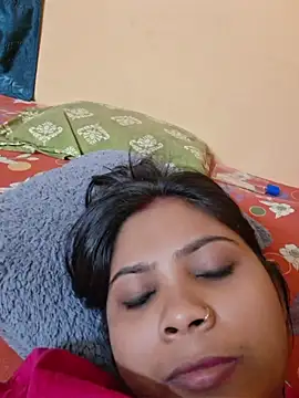 RedQQueen stripchat live cam model