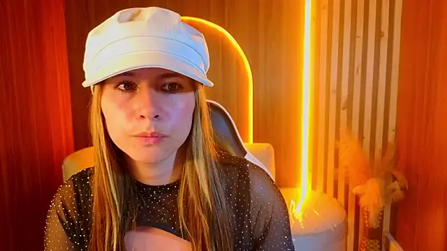 Aratna_Blonde_Tx stripchat live cam model
