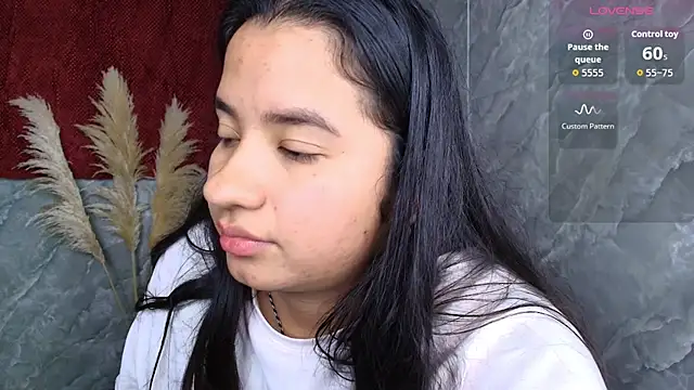 thepeach_ stripchat live cam model